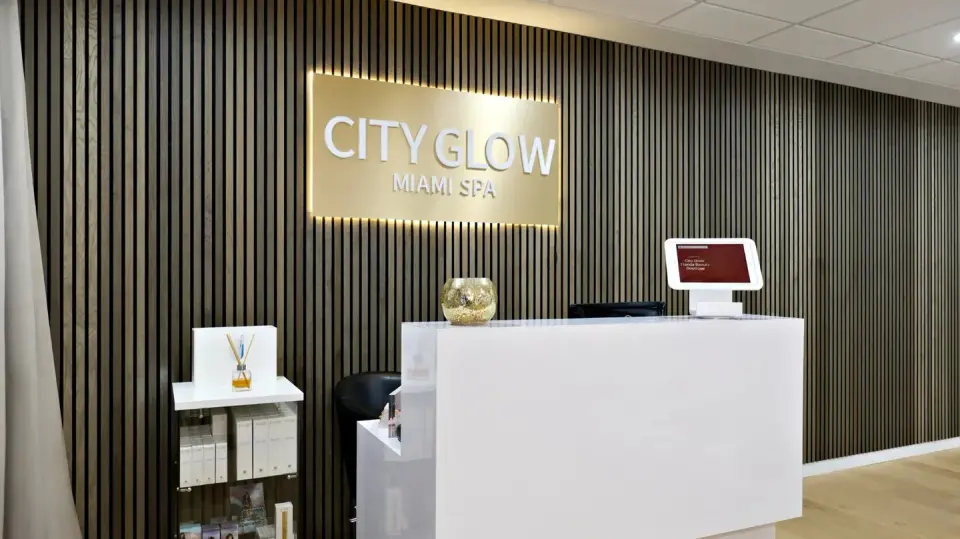 Reception desk at City Glow Florida, Brickell, Miami