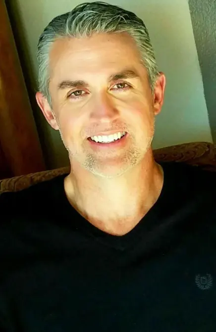 Dr. Dennis Miller, the doctor identified on dr LASER’s shared brand team page.
