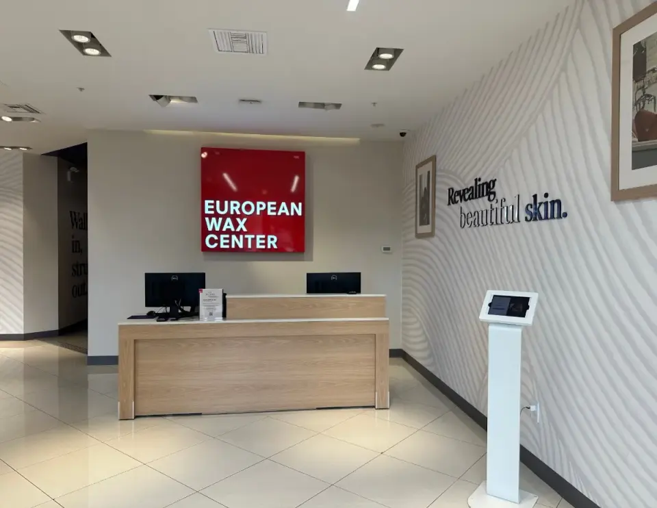 Reception at European Wax Center, Aventura