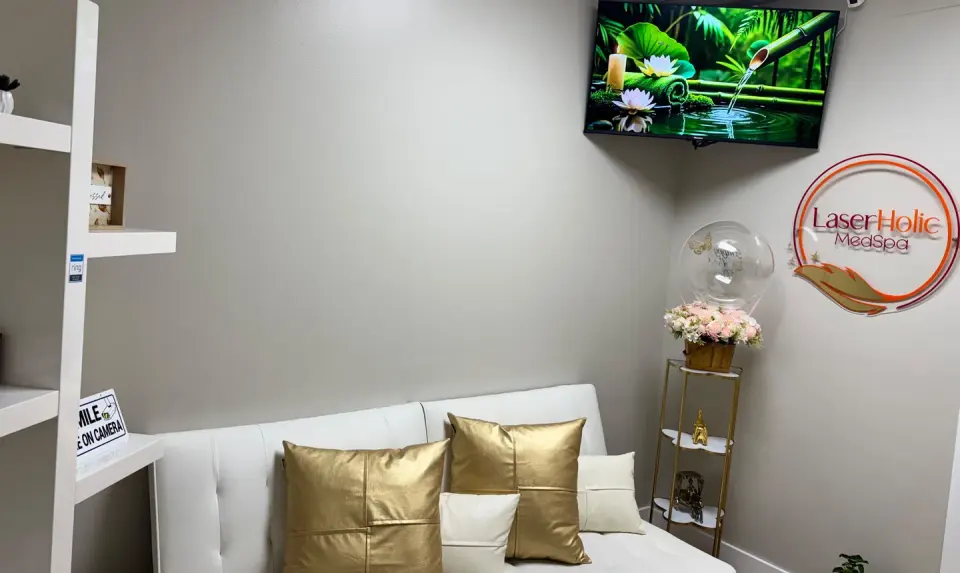 Waiting area at Laserholic Medspa