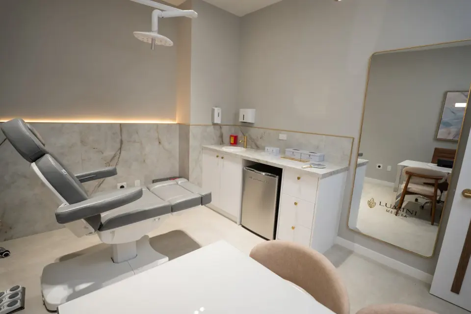 Treatment room at Lumini Medical Spa, Aventura