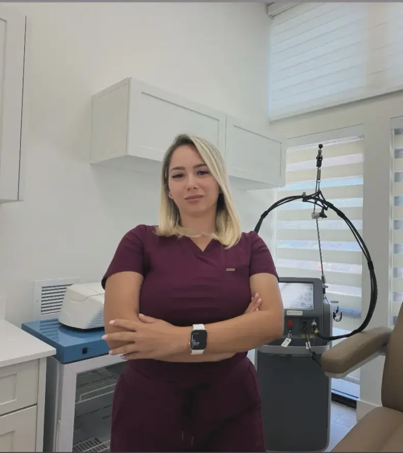 Lianys Macias Ocampo with laser equipment at Miami Lakes Laser and Wellness