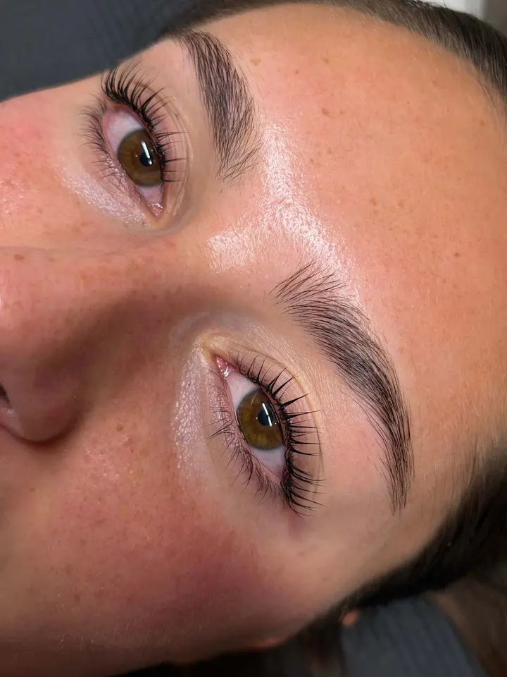 Close-up brow and lash result published in Via Venice’s portfolio